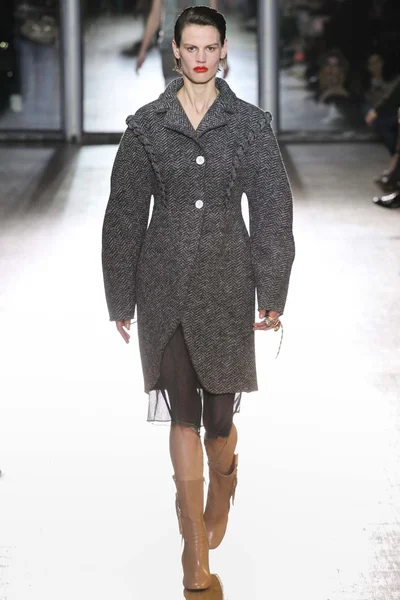 Look 9